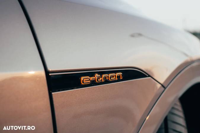 Audi e-tron - 14