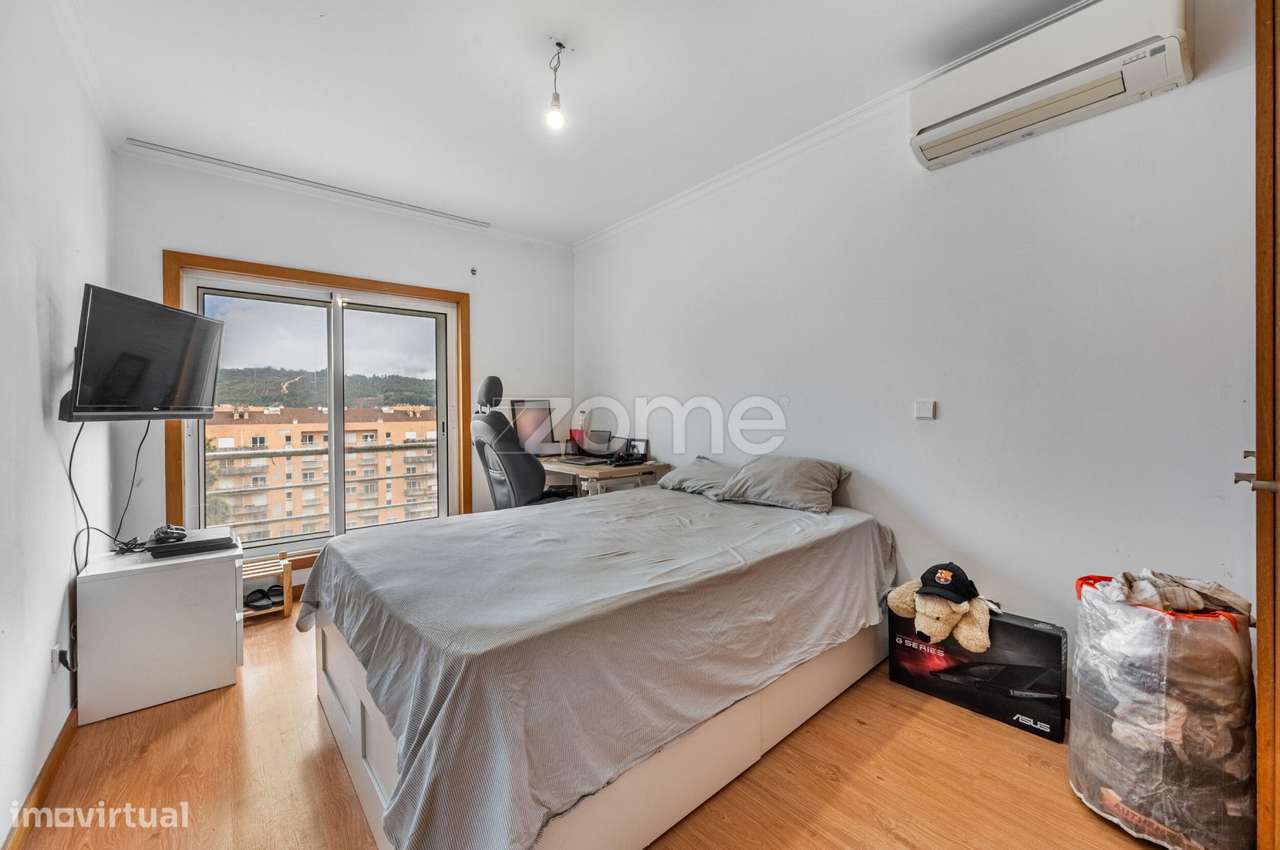 Apartamento T3 com varandas, em Valongo-13