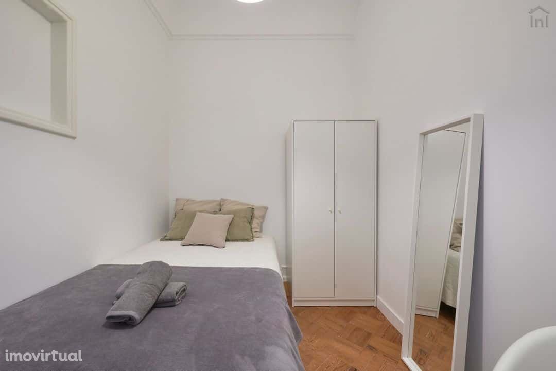 Comfortable single interior bedroom in Alameda - Room 7