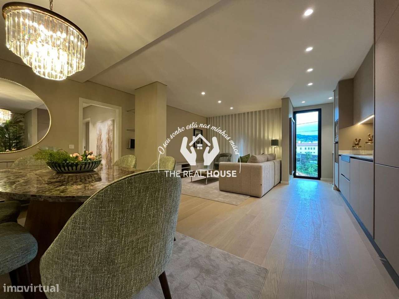 T2 c/ Jardim Privado nos Barreiros | Funchal - Grande imagem: 2/31