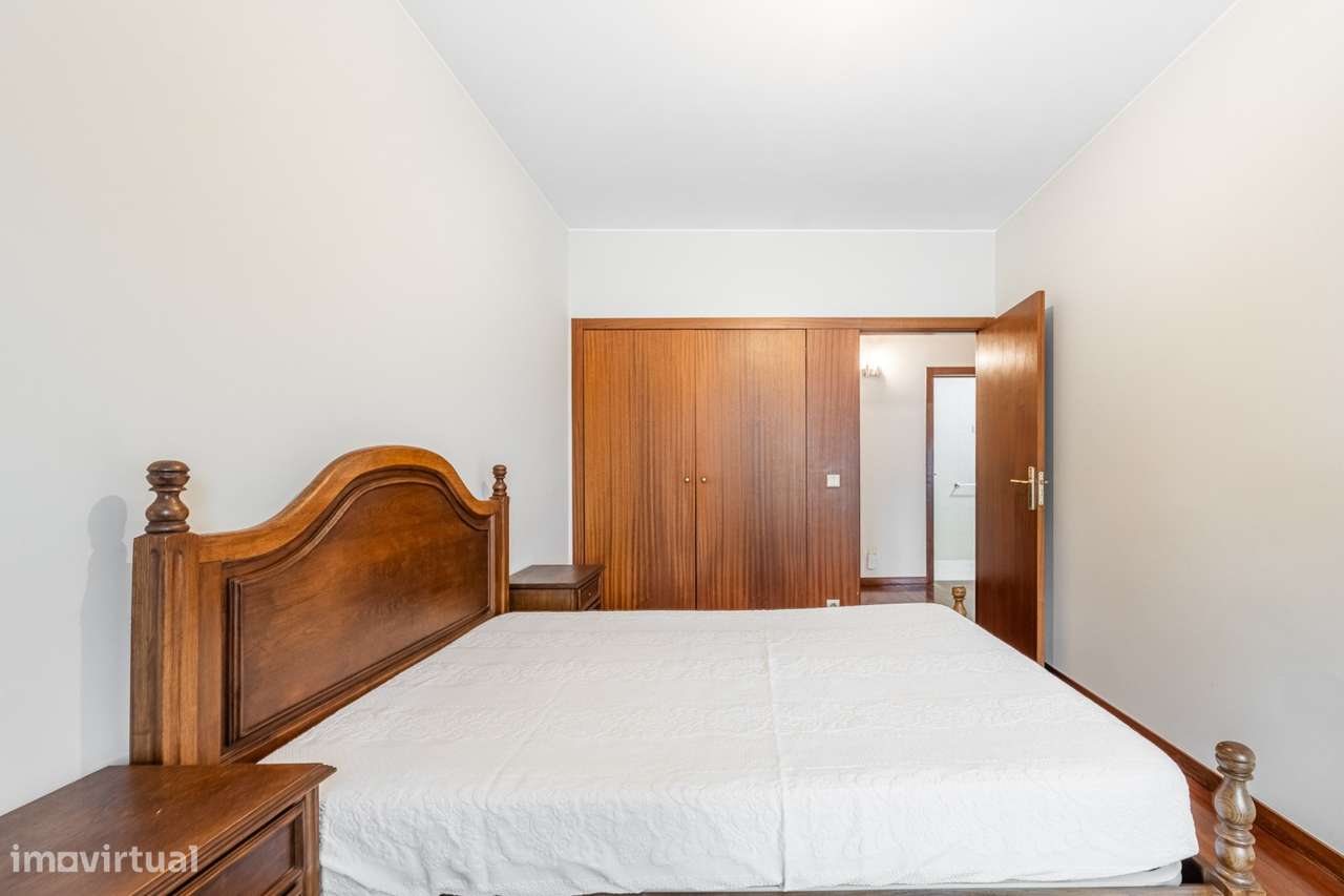 Apartamento T3 com áreas generosas junto à Makro – Braga-15