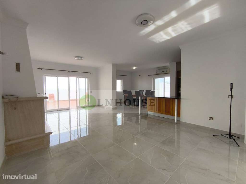 Moradia T4 com piscina e garagem - Castro Marim-11