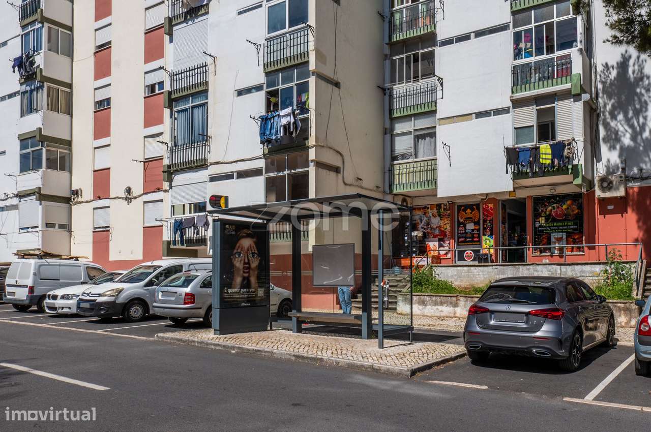 Vende-se apartamento T1 Remodelado, Monte Abraão-17