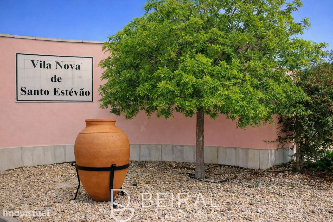 TERRENO DE PRESTÍGIO FRENTE AO LAGO NO GOLF DE SANTO ESTÊVÃO-19