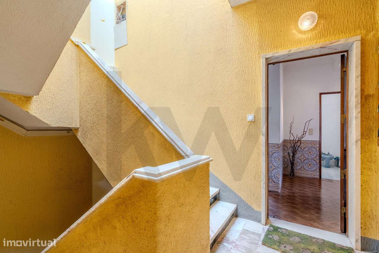 T2 em Belas com 94,25 m2 e arrecadação de 16,54 m2 no sótão | Av. Dr. - Grande imagem: 4/42