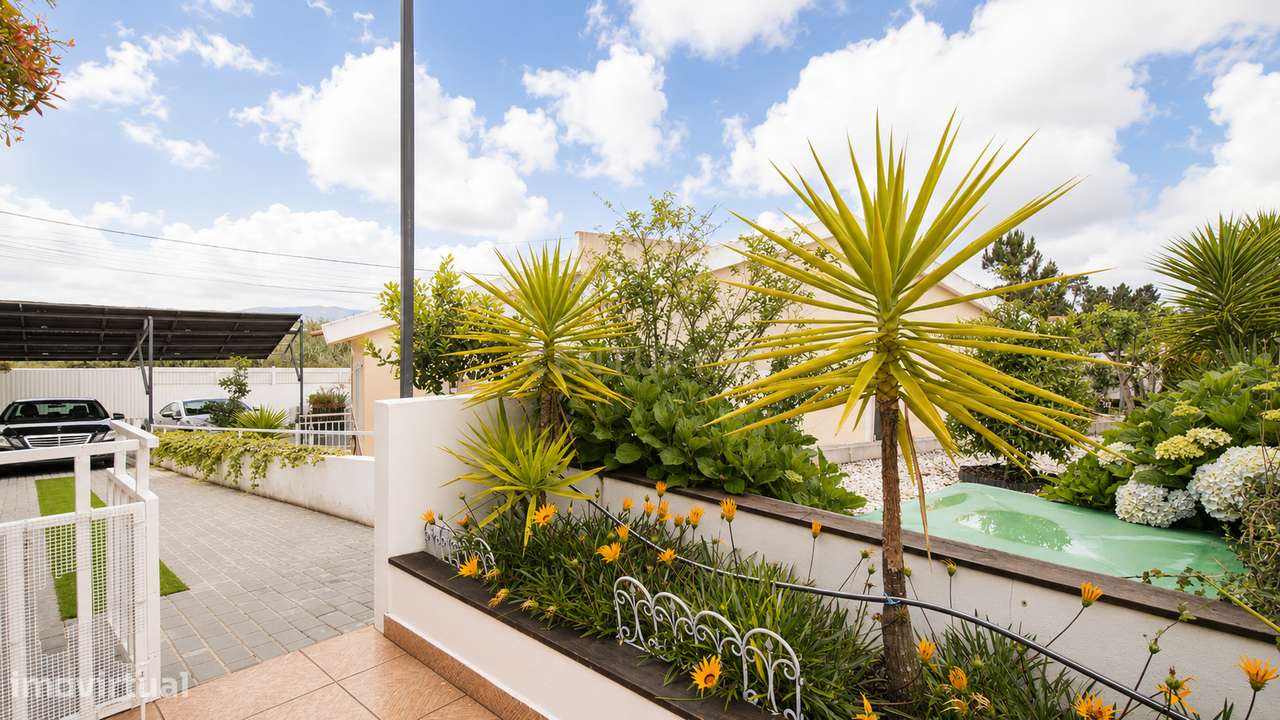 Moradia T3 em lote de 936m2 em Vila Alegre, Fernão Ferro-40
