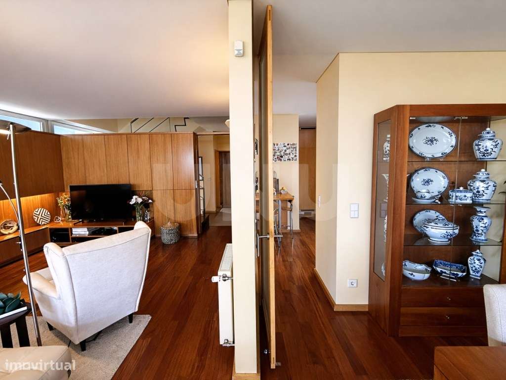 Moradia T5 Moderna com Jardim e Cave Ampla - Árvore, Vila do Conde-11