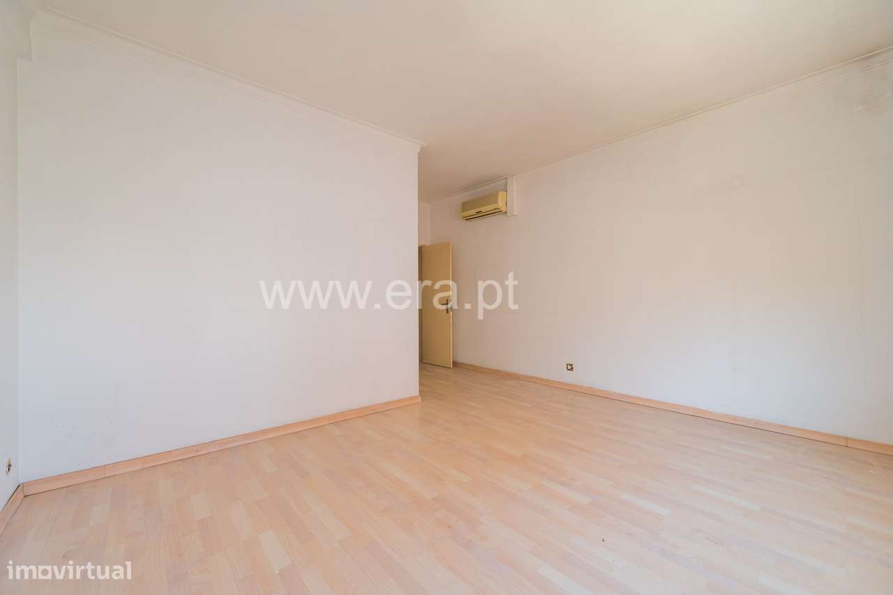 Apartamento T3 no Casal do Chapim-13