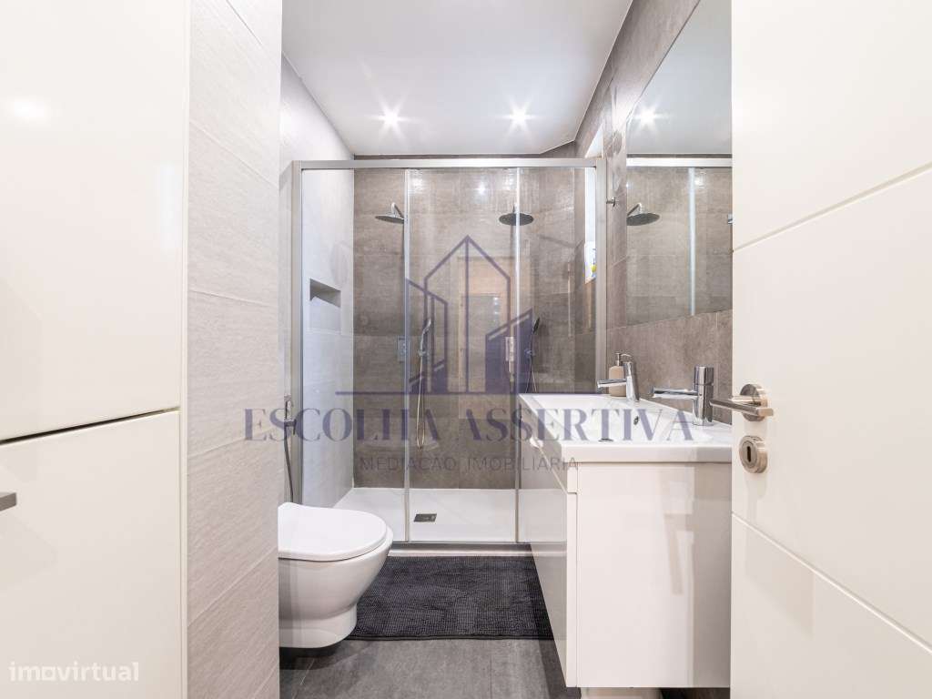 Apartamento T3 remodelado, com vista desafogada-16