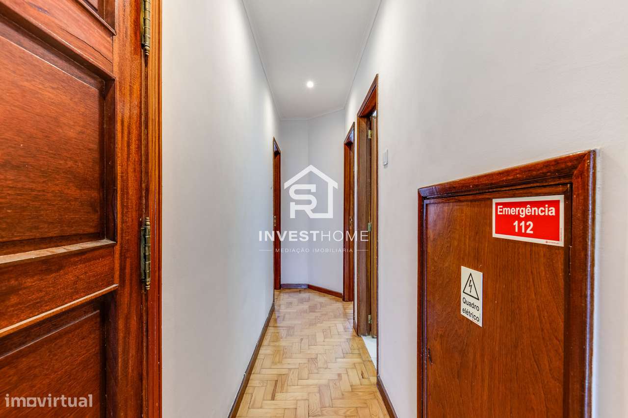 Prédio | 4 Apartamentos T2 | Licença AL ativa | Porto-18