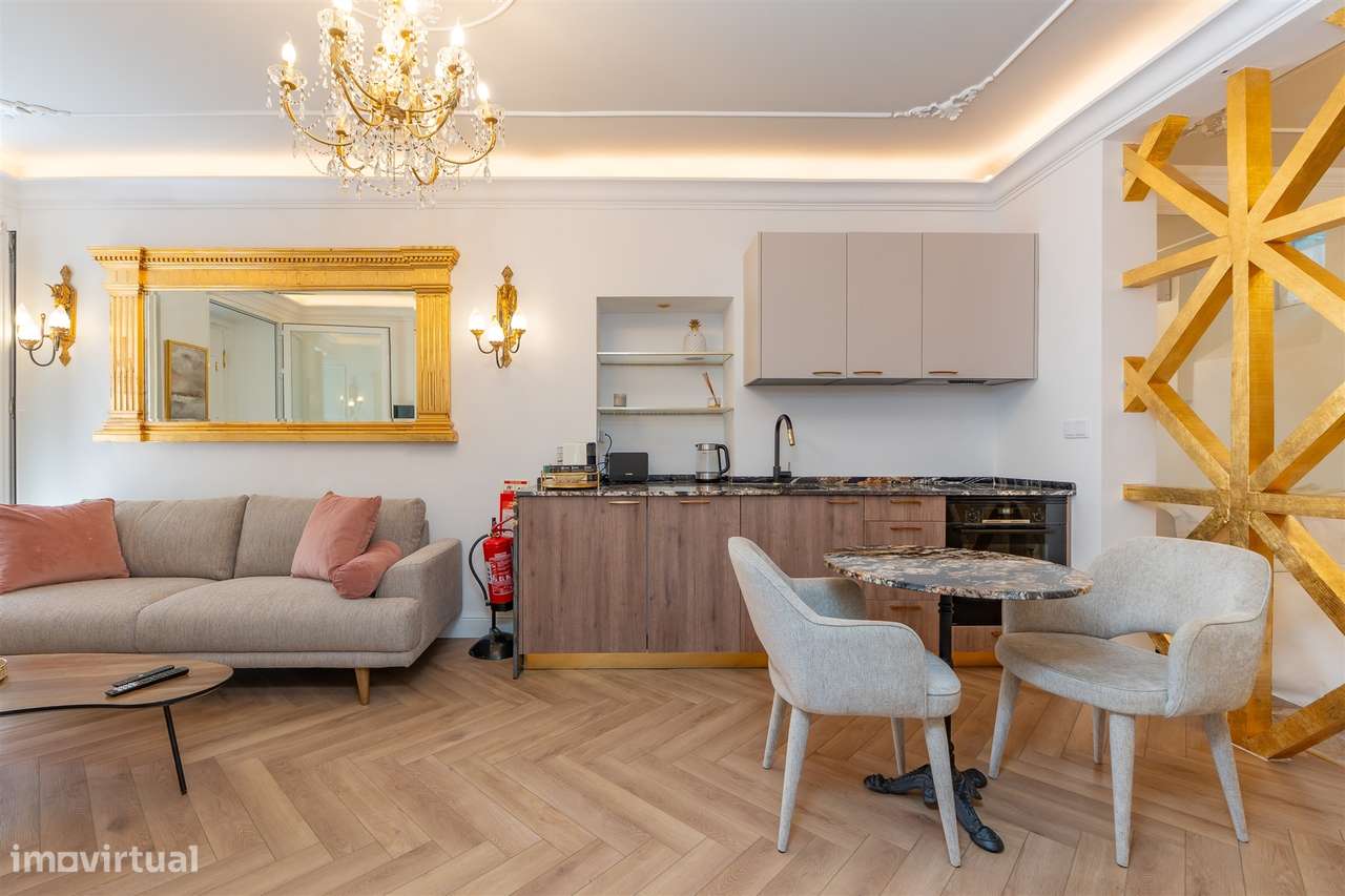 Apartamento T0 Elegante e Totalmente Equipado no Coração da Misericórd - Grande imagem: 5/23