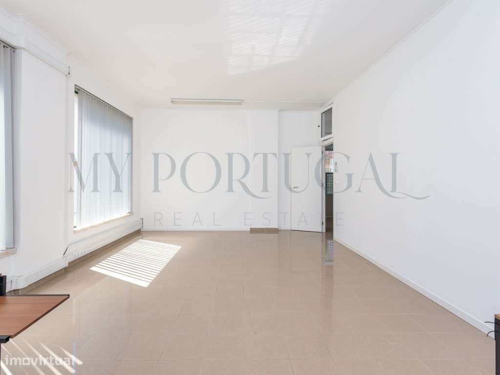 Escritório de 148 m2 com Ar Condicionado e Divisórias - Vale Mourão - Grande imagem: 5/25