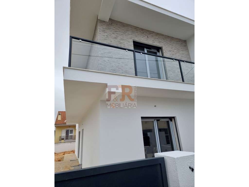 Moradias Geminada DuplexT3 com Pérgola. Pinhal do General. Fernão F...-8