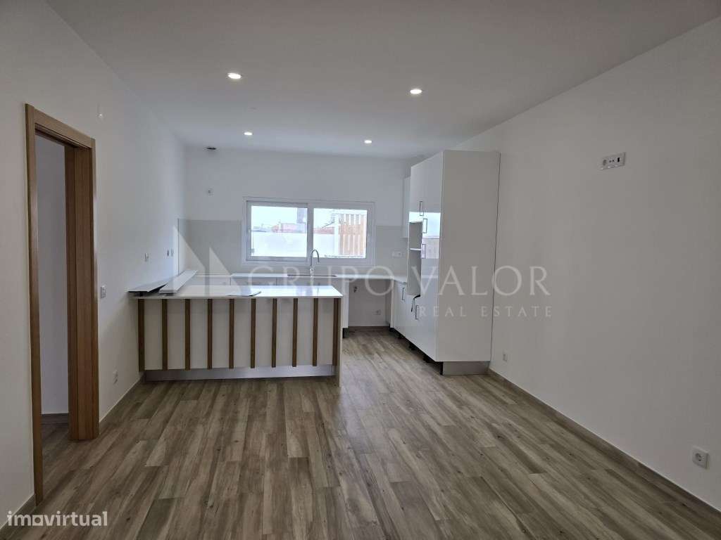Moradia T3 nova em Alvarinhos- São João das Lampas-9