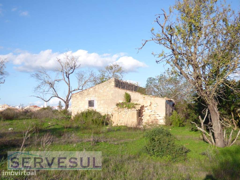 Terreno com Ruína, localizado numa zona elevada com vistas soberbas... - Grande imagem: 4/17