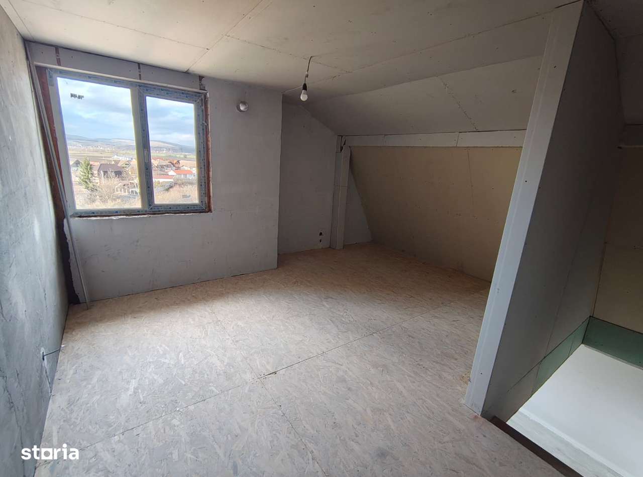 Ap. 2 cam, Decomandat, Nec. renovare, Sângeorgiu de Mureș zona Apollo - Imagine principală: 5/11