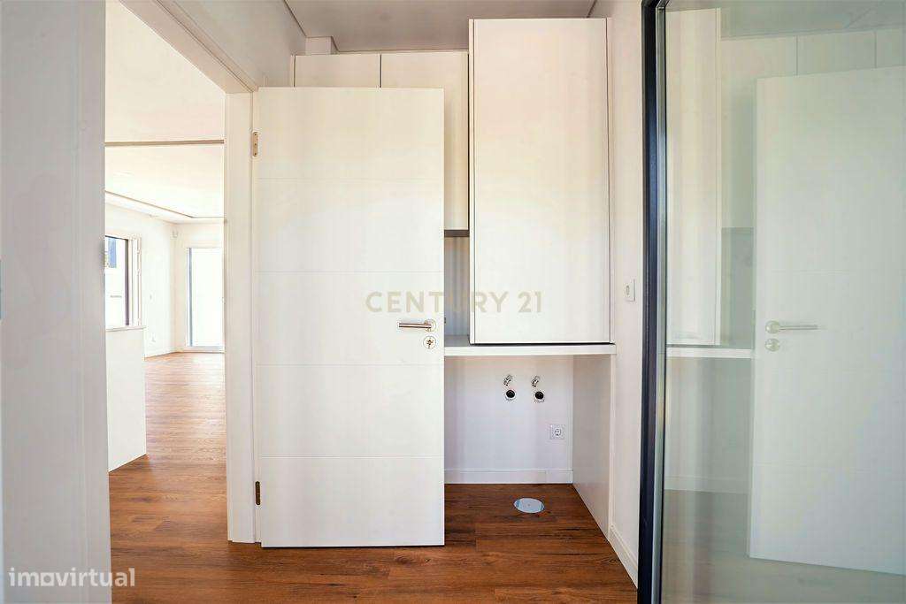 Moradia T4+1 de Luxo - Sobreda - Charneca de Caparica-4