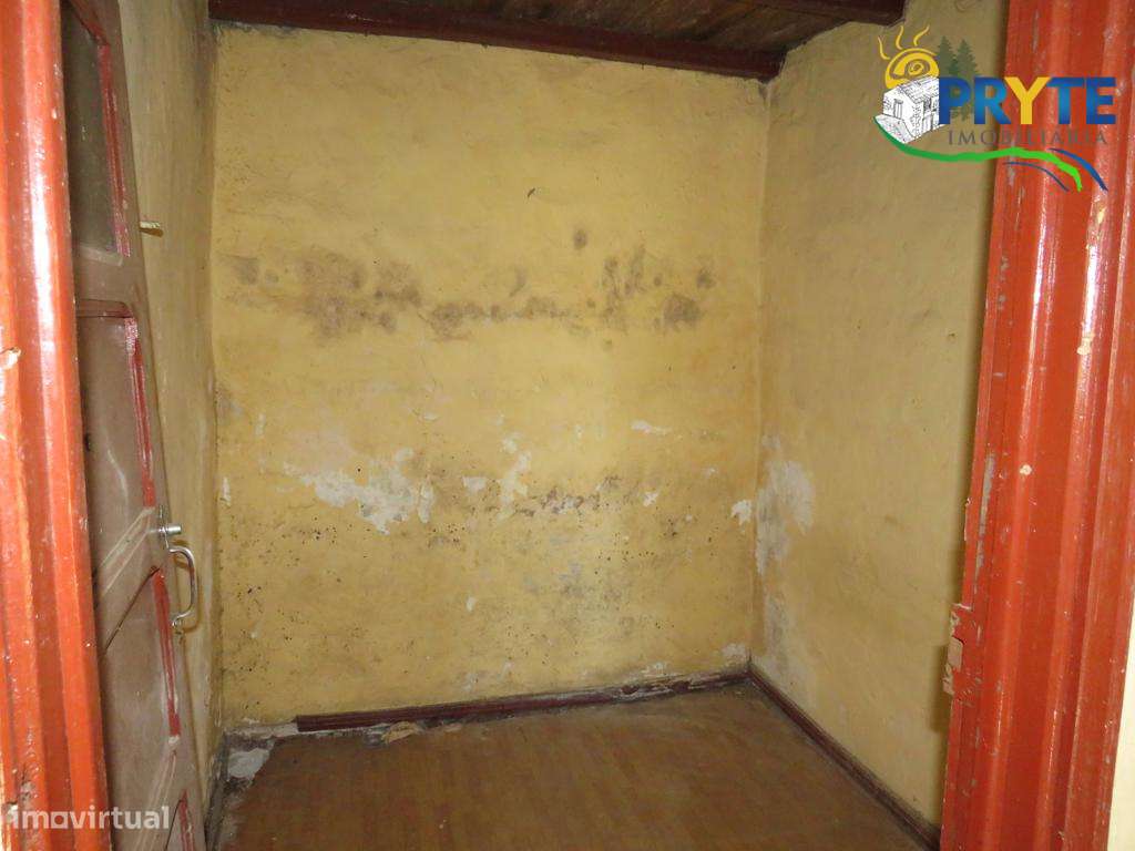 Imóvel rústico no estado de ruínas situado em Troviscal - Grande imagem: 3/30