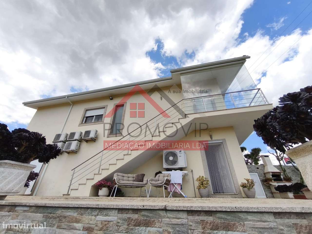 Moradia Bi-Familiar T3+T2 São Tiago Carreira STS-11