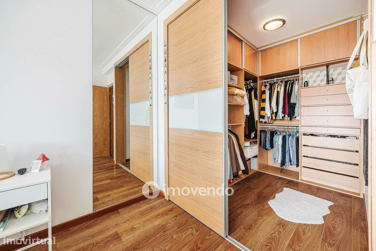 Apartamento T4 Duplex, com estacionamento e arrecadação, no Barreiro-34