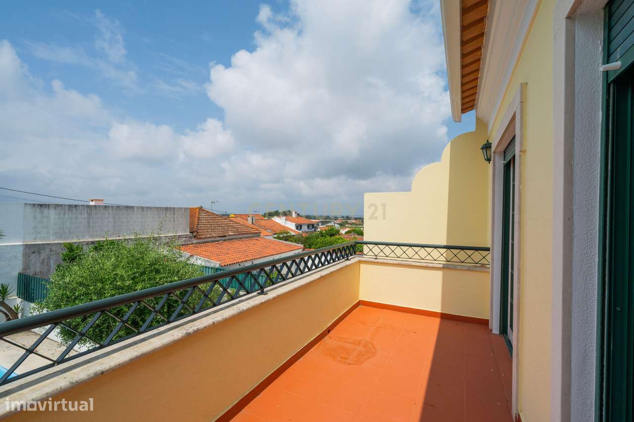 Moradia, com 5 quartos, em Pinheiros de Azeitão, Setúbal - garagem e p-27