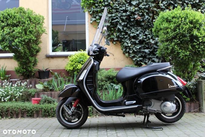 Vespa GTS - 3