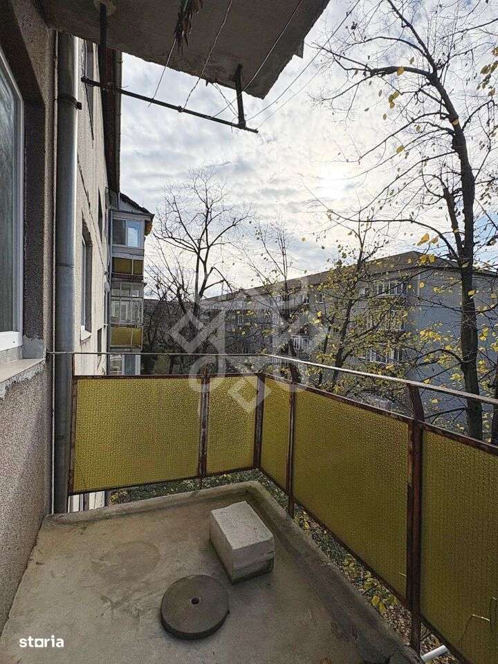 Apartament cu 4 camere de vanzare la etajul 3 in Nufarul-5