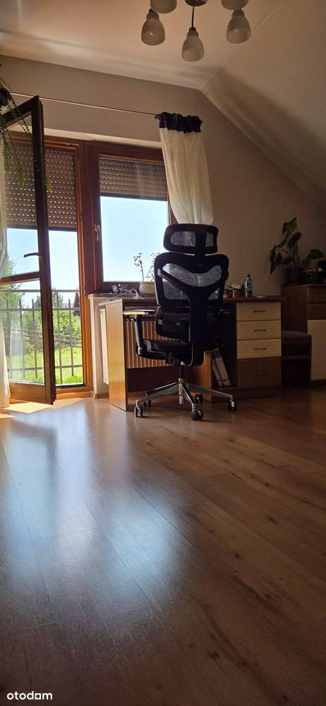 Otulony zielenią i słońcem DOM 216 m²-6 pokoi,2 łazienki,pralnia,GARAŻ-16