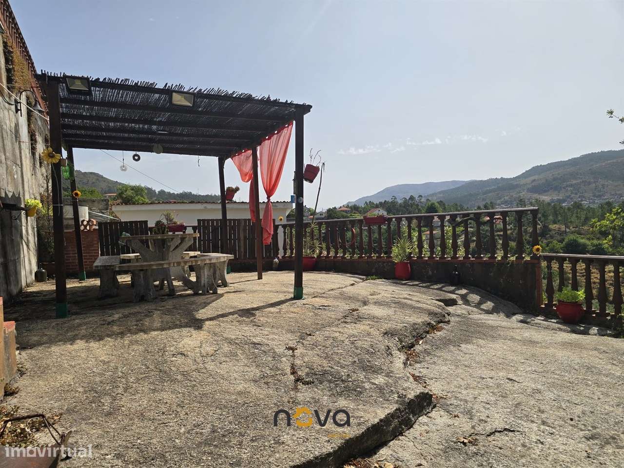 Moradia T3 situada no Soajo-52