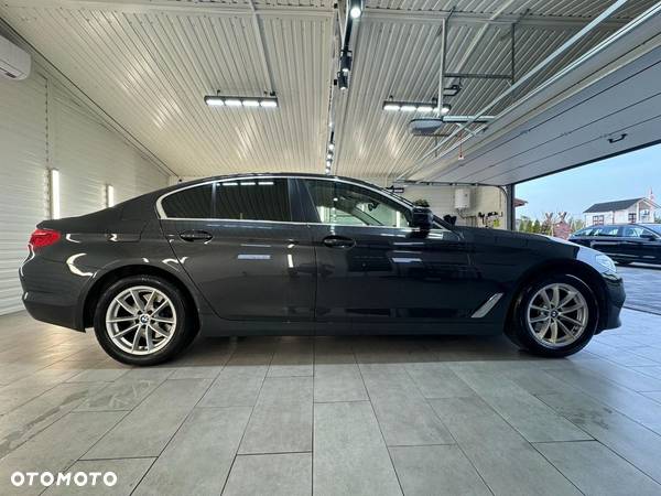 BMW Seria 5 520d Luxury Line - 10