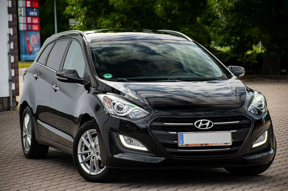 Hyundai i30 II (2012-2017) blue Kombi 1.6 CRDi DCT Premium 2016
