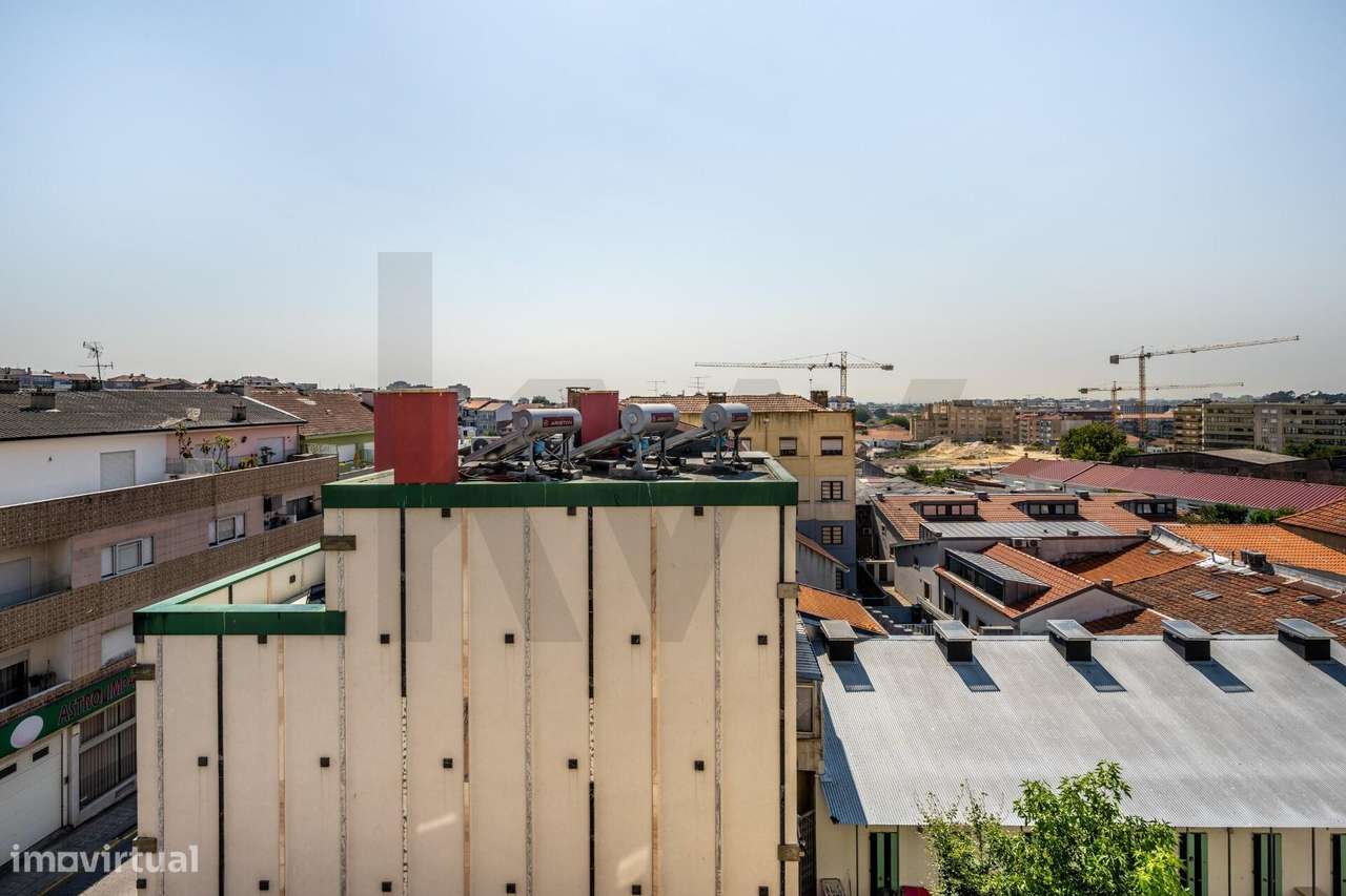 Apartamento T2 no Porto — Rua Silva Porto — Entre a Constituição e VCI - Grande imagem: 5/17