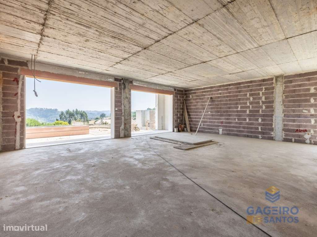 Moradia T3 com piscina, em construção, a 10 minutos da baía de São ... - Grande imagem: 4/36