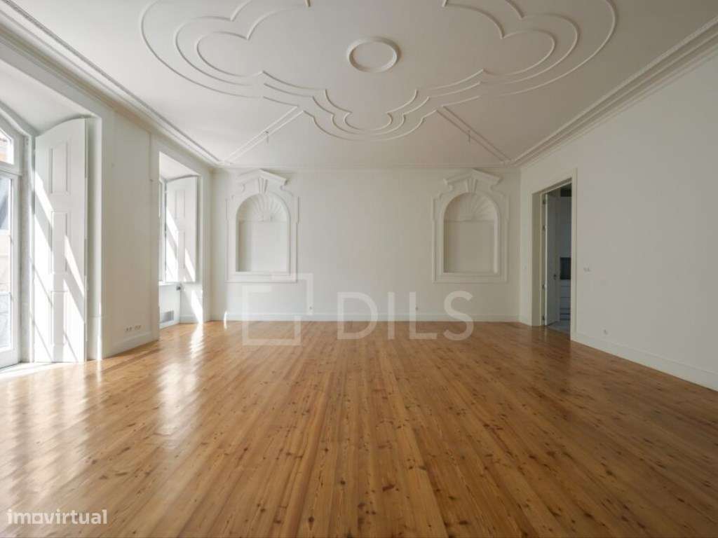 Apartamento T3, no Palácio Schindler, com 2 lugares de estacionamento. - Grande imagem: 2/34