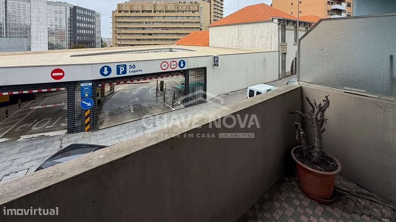 T2+1 c/ Garagem + arrumos +Terraço-12