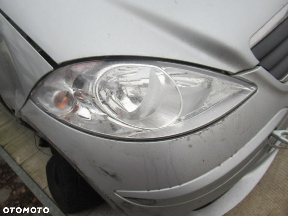 LAMPA PRZEDNIA LEWA/PRAWA MERCEDES A KLASA W169 - 1