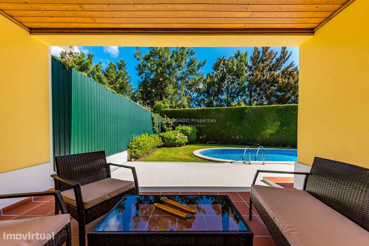 Moradia T4+1 Geminada na Quinta da Beloura — Luminosidade, Conforto e-10