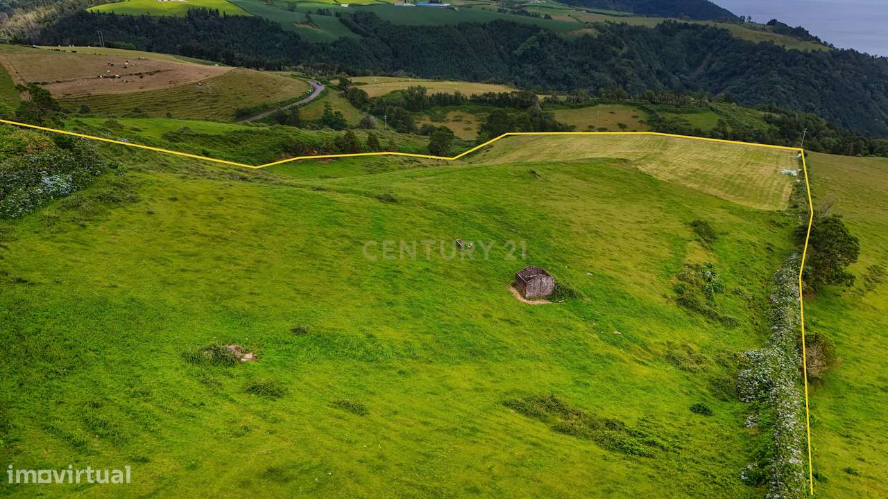 Terreno Rústico na Povoação com vista mar e serra-11