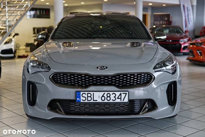 Kia Stinger - 2