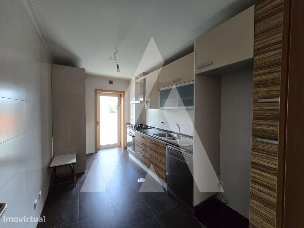 Apartamento T3 situado nas Barrocas em Aveiro. - Grande imagem: 2/13