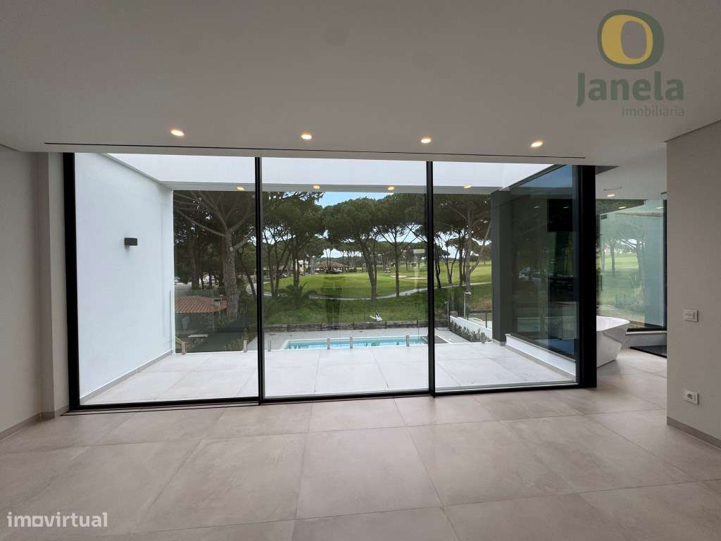 Moradia T4 de Luxo com Piscina, em Primeira Linha de Golfe, Vilamoura-30