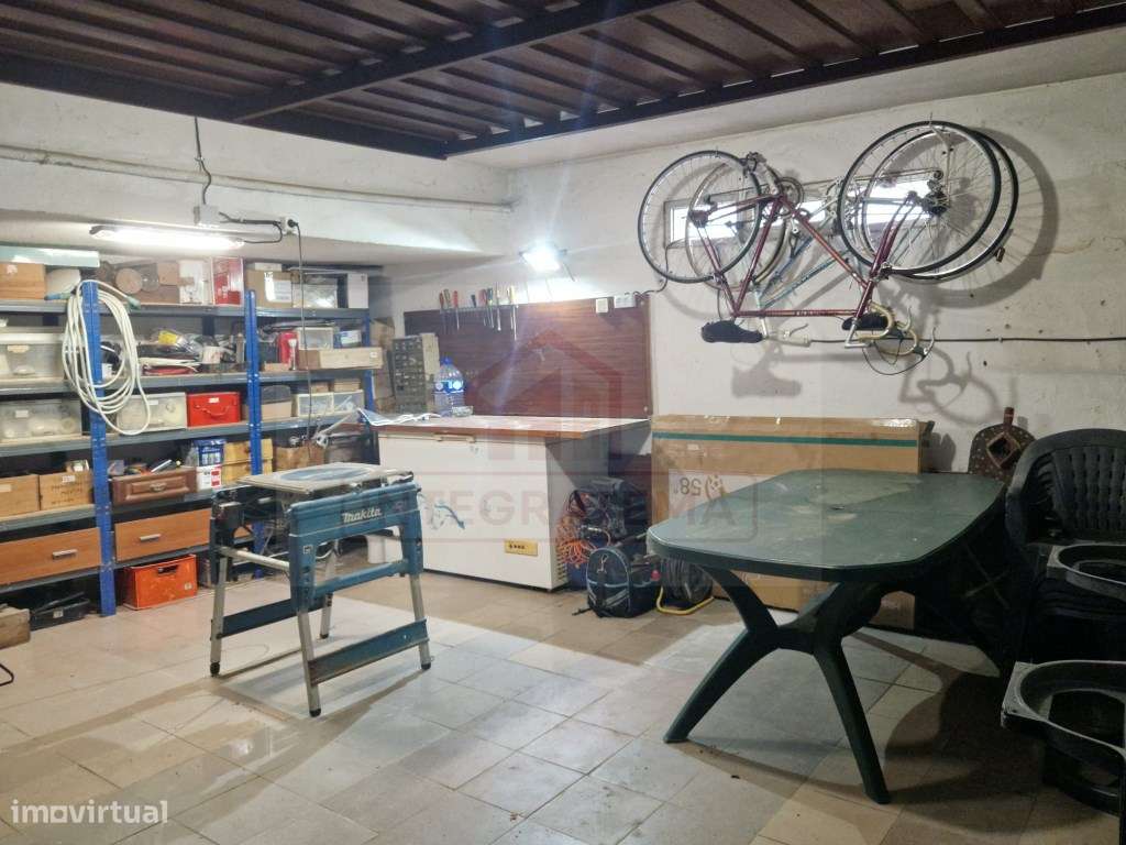 Apartamento T2 com garagem nas Caldas da Rainha-21