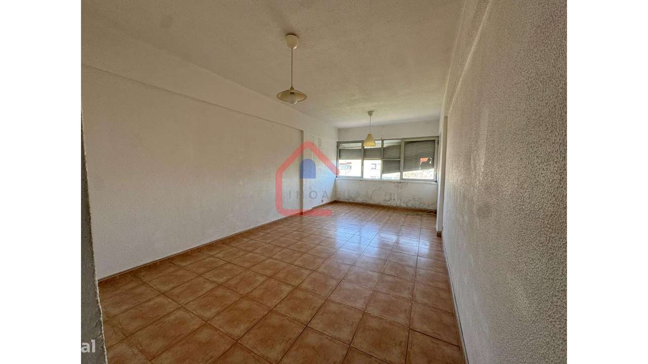 Apartamento T2 em Portugal-13
