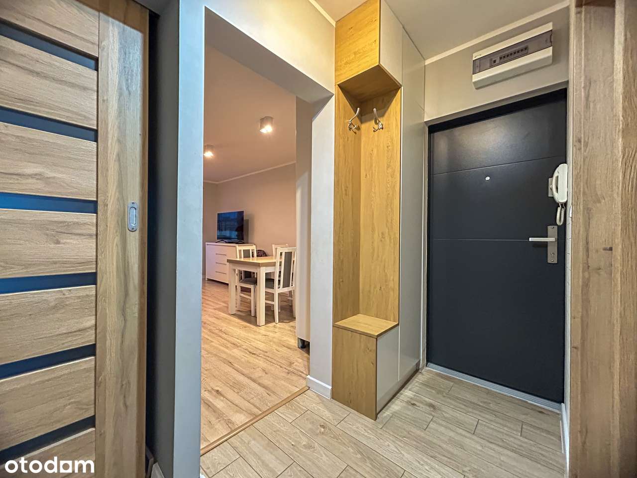 Na sprzedaż trzypokojowe mieszkanie - Piastów 10-7