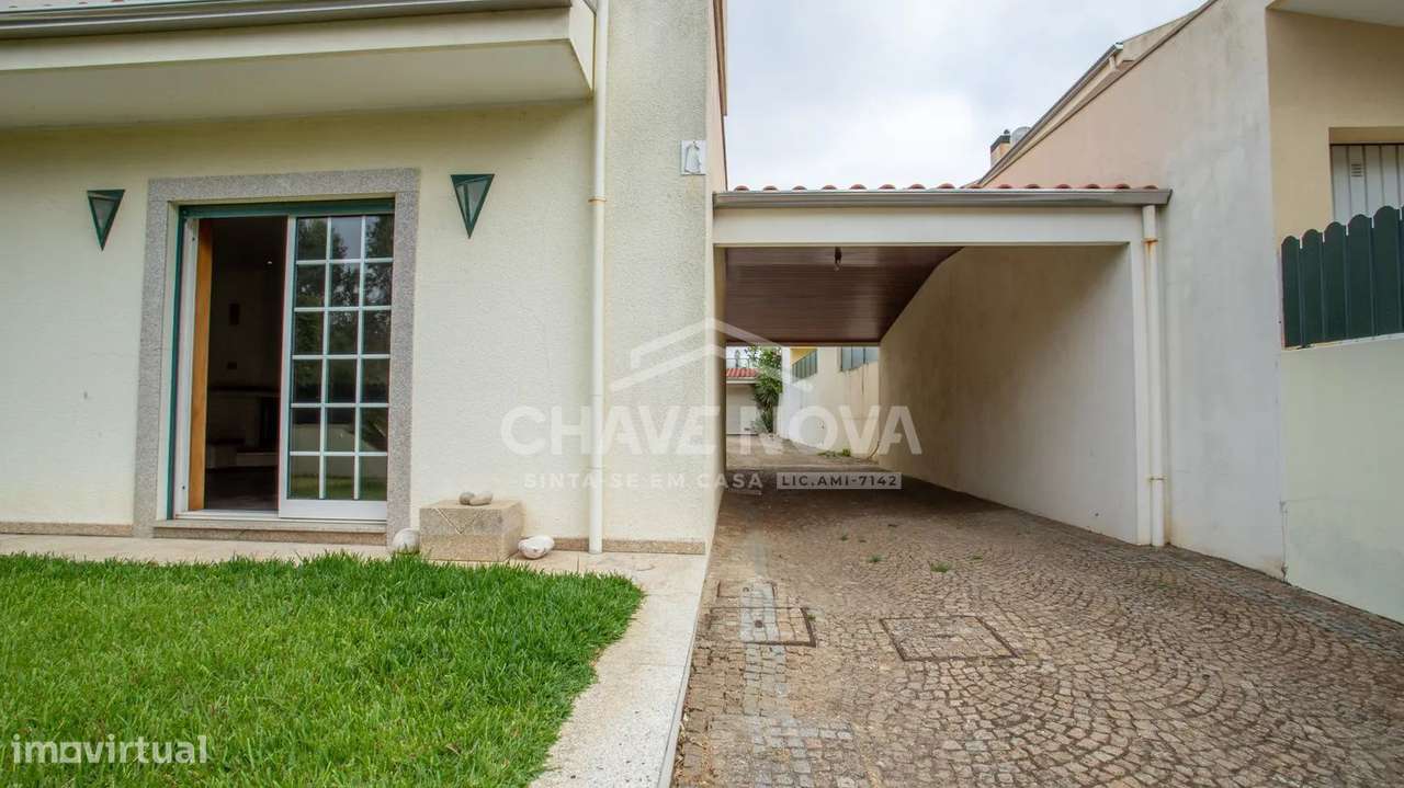 Moradia Geminada V3 c/ Jardim em Rio Meão-37