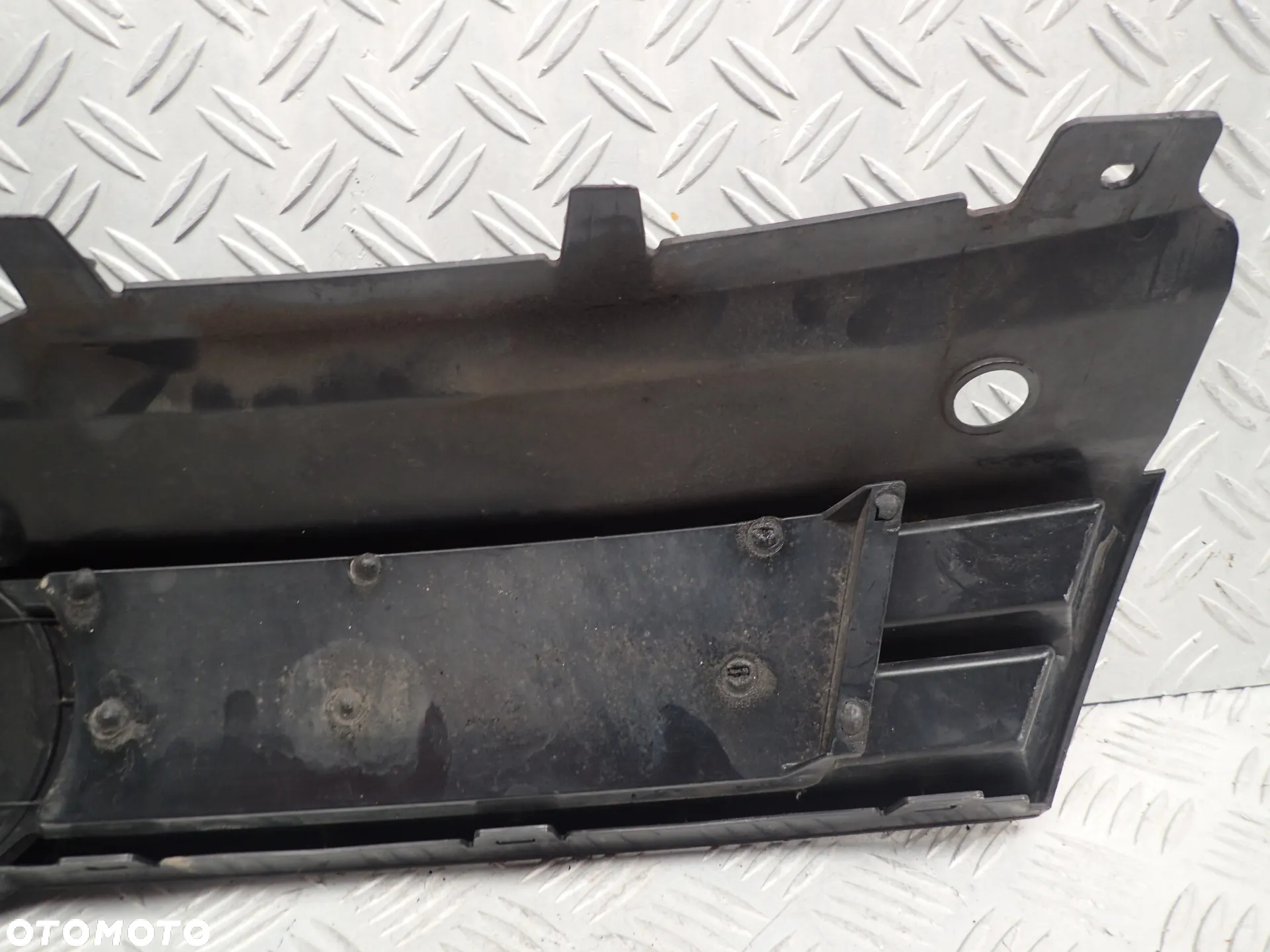 ATRAPA GRILL VW POLO 6R0853651G - 5