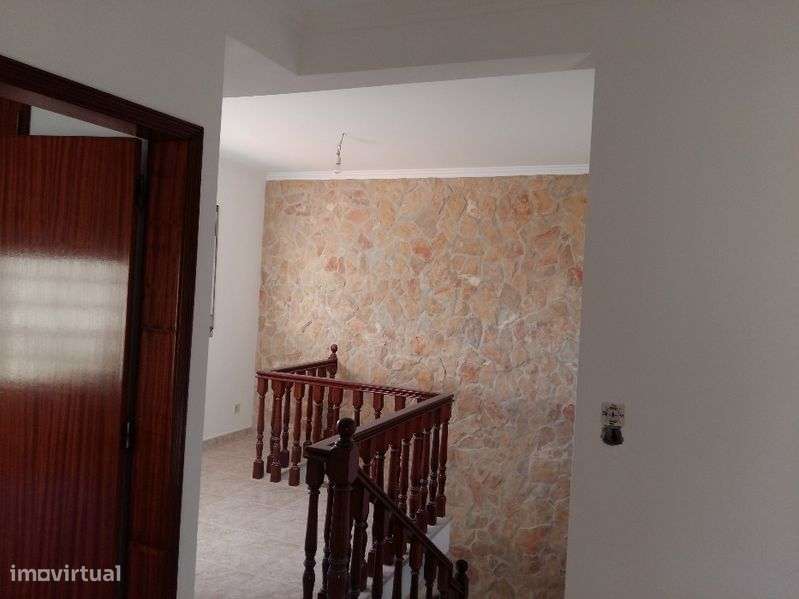 Moradia V4 remodelada em casal dos frades, Tomar.. - Grande imagem: 5/9