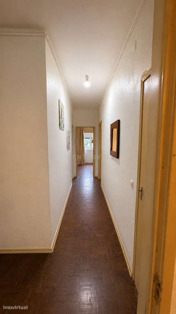 Prédio no Centro Histórico de Setúbal, Loja e 2 Habitações-18
