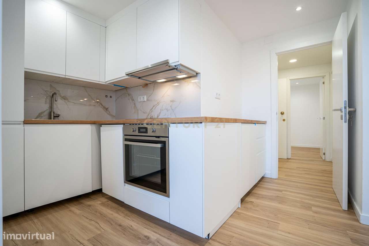 Apartamento T2, Rua do Mato Grosso, Santa Engrácia, São Vicente - Grande imagem: 3/28