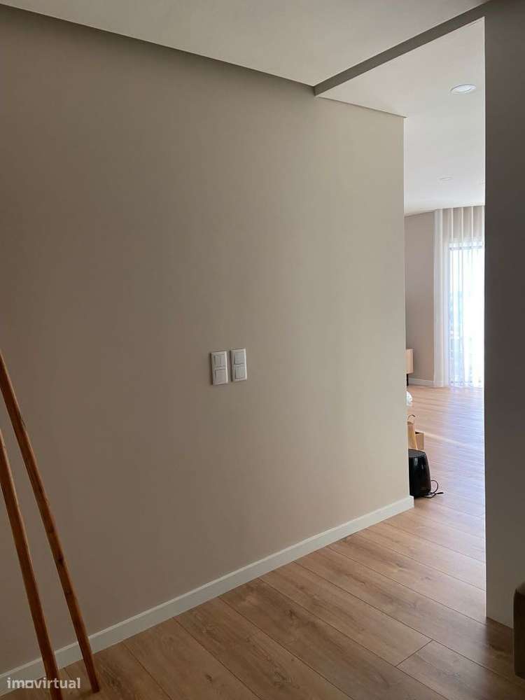 T2 alterado para t3 renovado, em frente ao mar-21